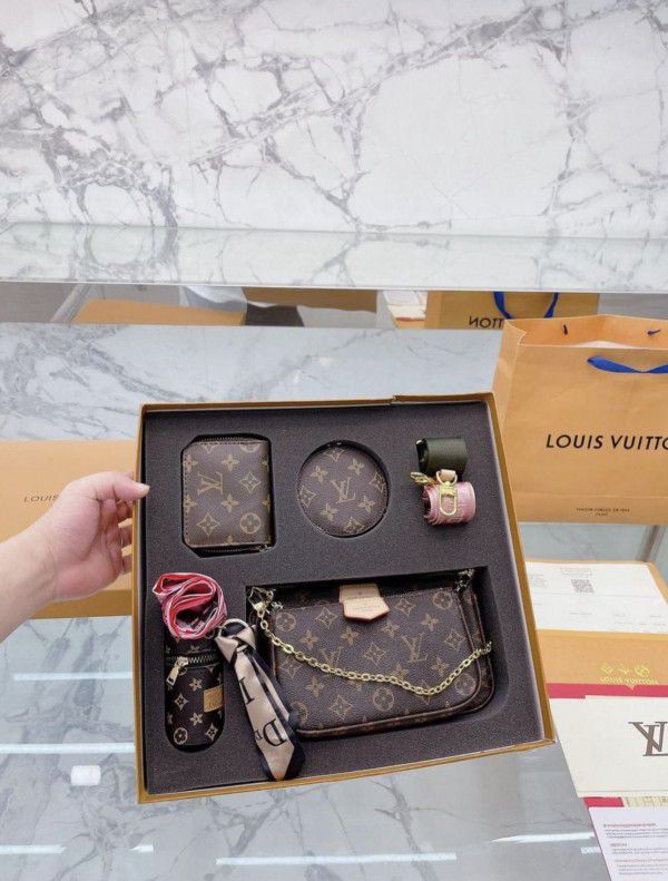 Louis Vuitton Bags