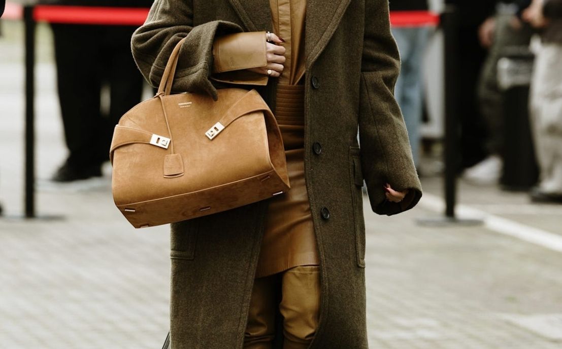Suede Hug Handbag | Premium Luxury