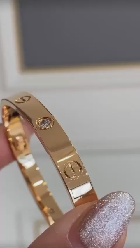 Iconic Love Bracelet