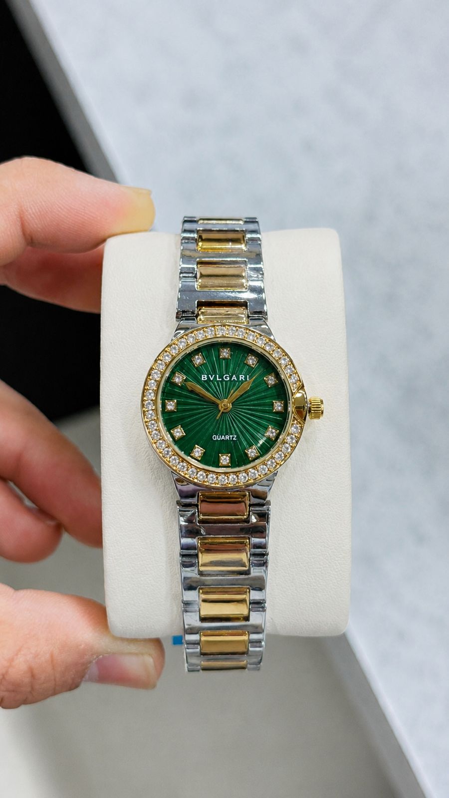 Bvlgari Lvcea premium women timepiece ROSETT bracelet butterfly lock white diamond dial