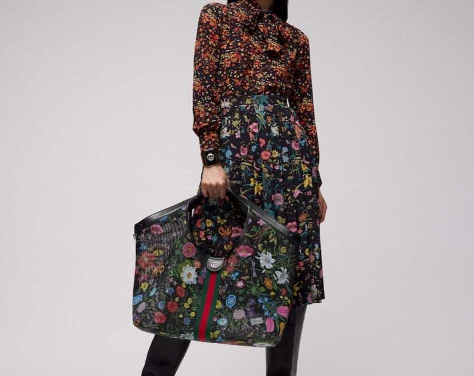 Floral print tote bag with double closure detail and outside D-rings