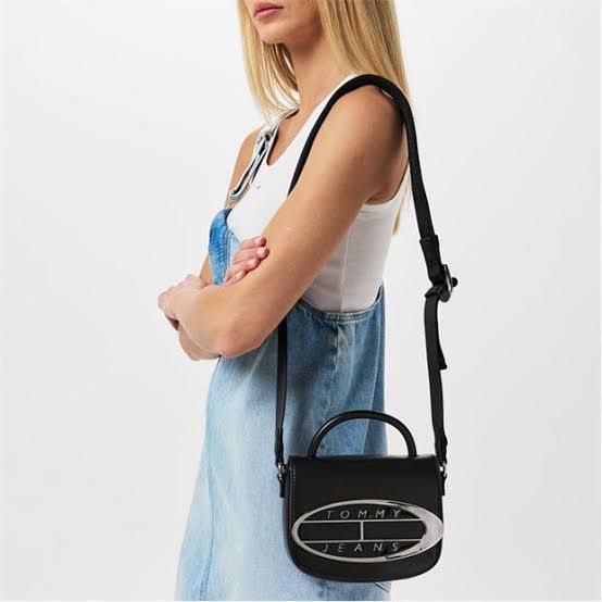 Tommy Hilfiger Style Bag - PR Collection