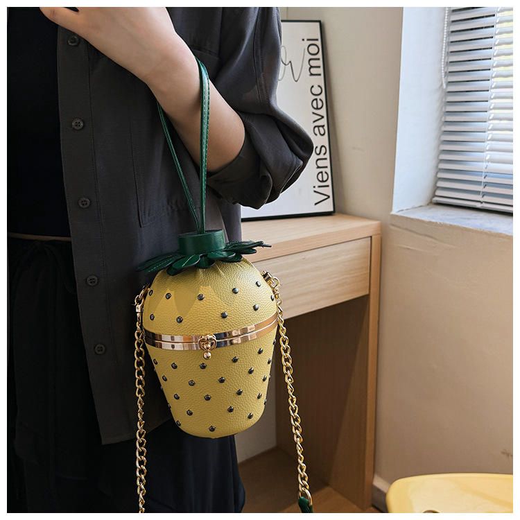 Colorful printed shoulder bag, trending 2026 design